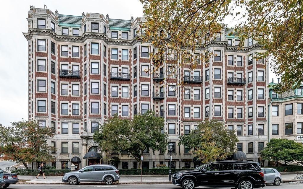 464 Commonwealth Ave - Photo 1