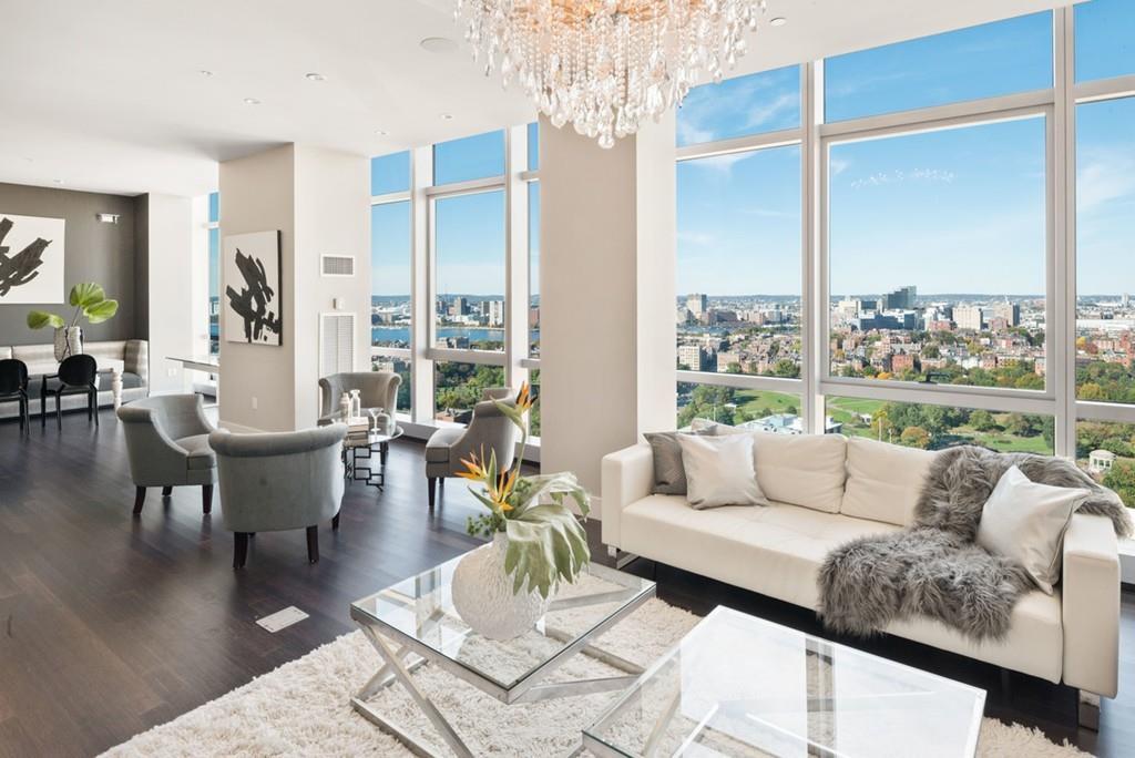 110 Stuart - Photo 1