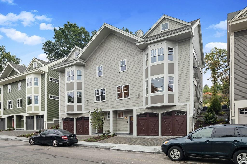 126 Newton - Photo 1