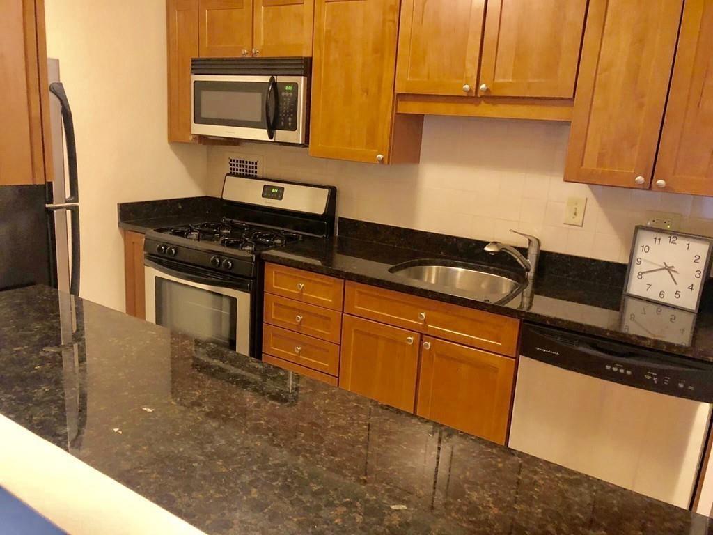 8 Whittier Place - Photo 1