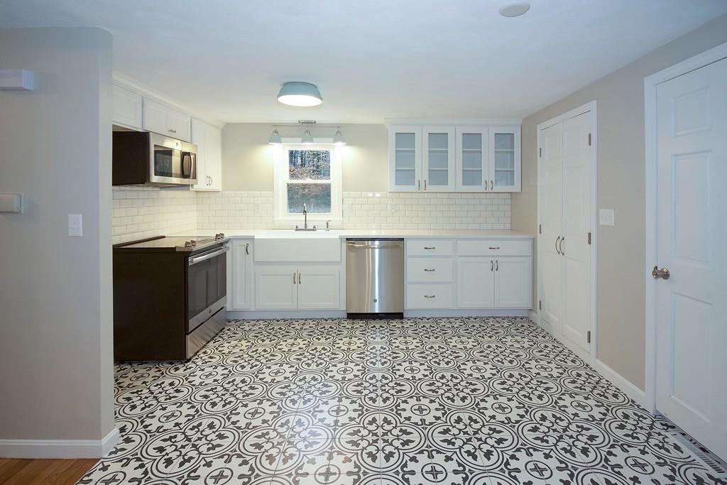 1133 Forest St - Photo 1
