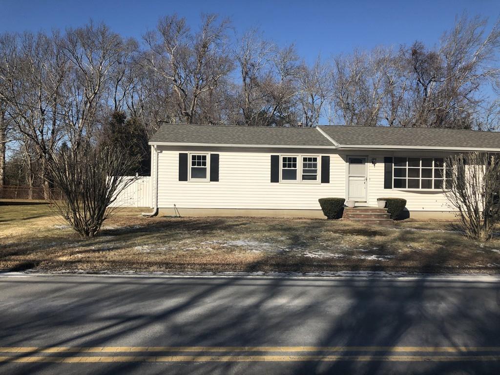 975 Allen St - Photo 1