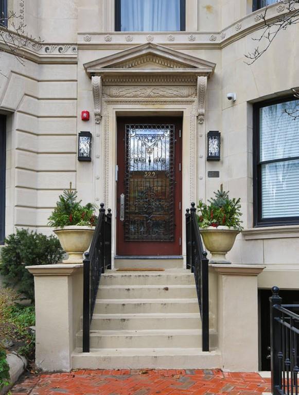329 Commonwealth Ave - Photo 1