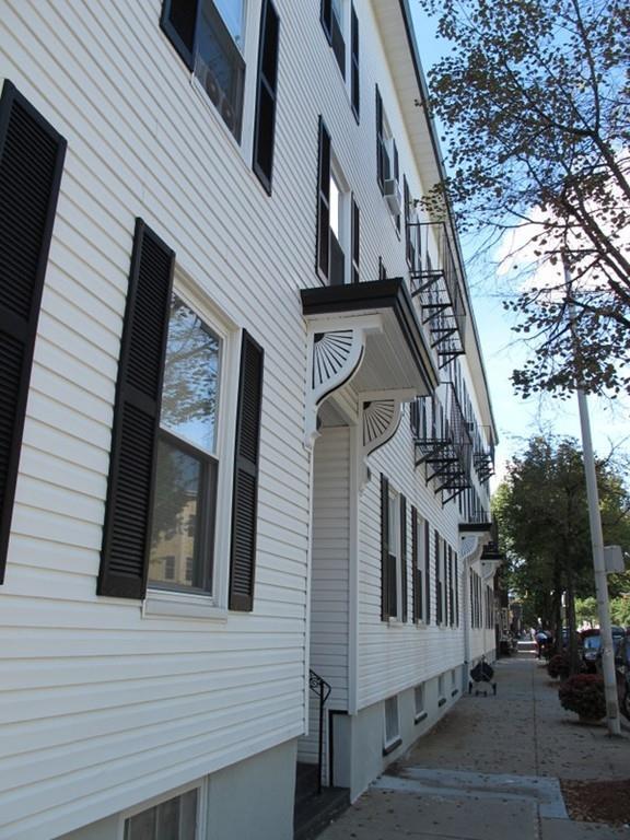 82 Hampshire St - Photo 1