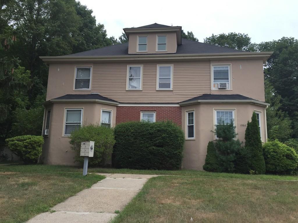 1066 Main - Photo 1