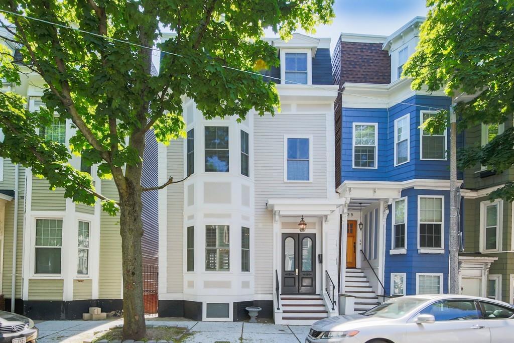 437 W 4Th St - Photo 1