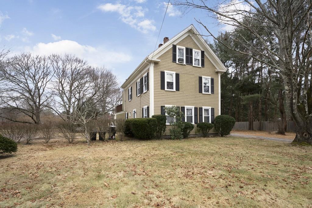 135 Pleasant St - Photo 1