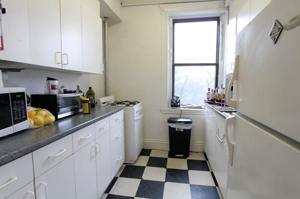 50 Charlesgate E - Photo 1