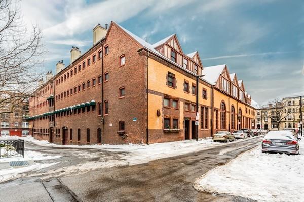 120 Norway St - Photo 1