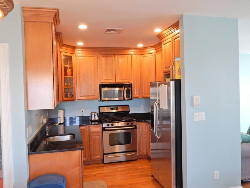 168 W 9th Street - Photo 1