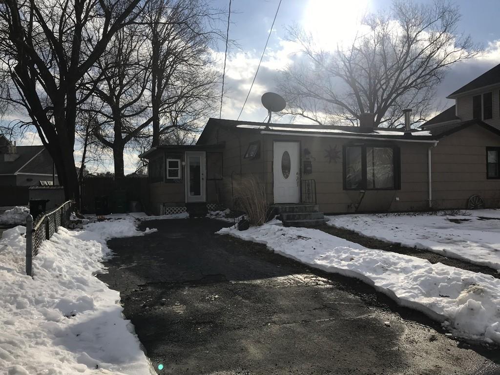 63 Clarendon Ave - Photo 1