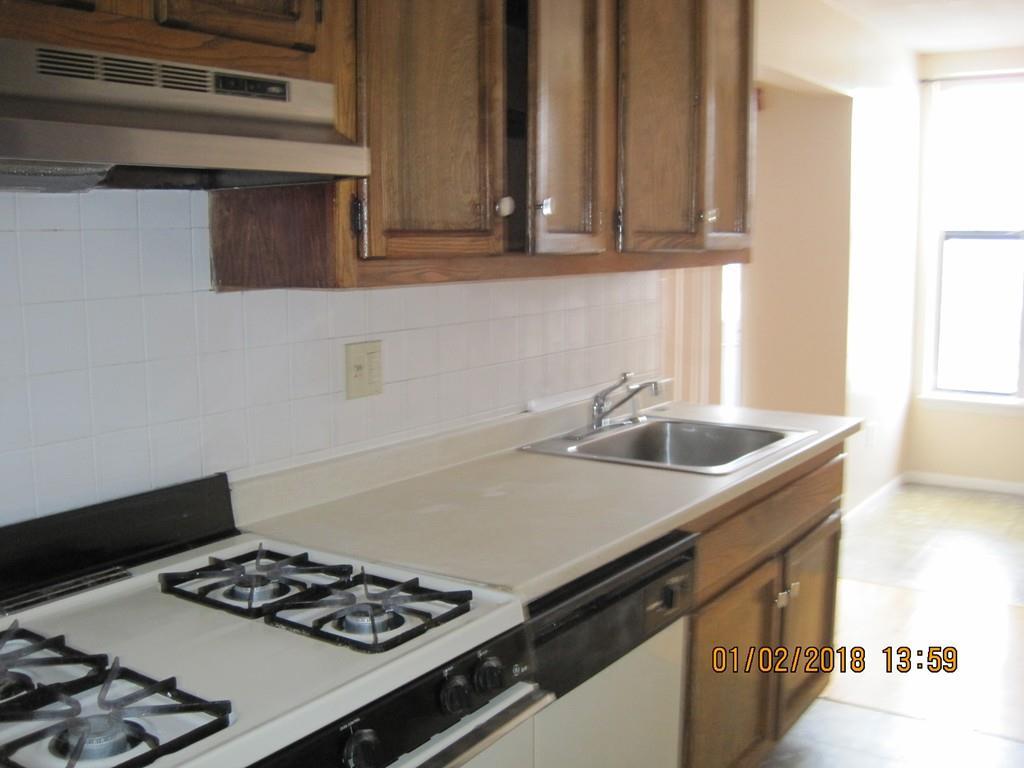 8 Shrewsbury Green Dr - Photo 1