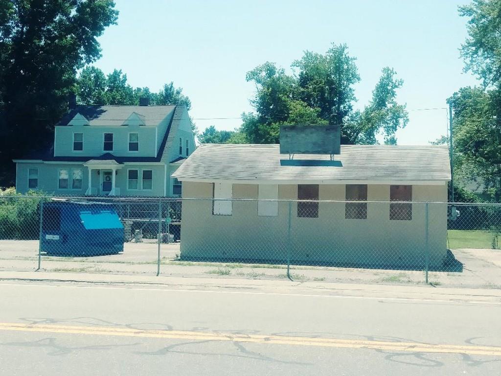 1760 Lakeview Ave - Photo 1