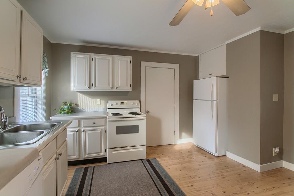 45 Nichols St - Photo 1