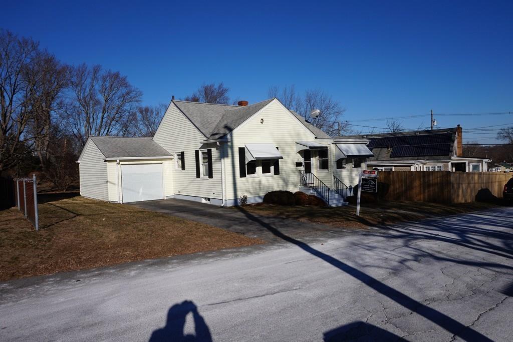 24 Garden Ave - Photo 1