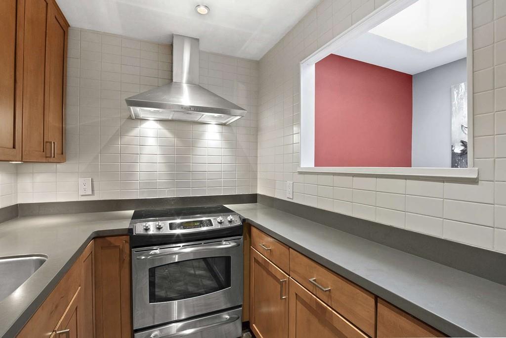 583 Massachusetts Ave - Photo 1