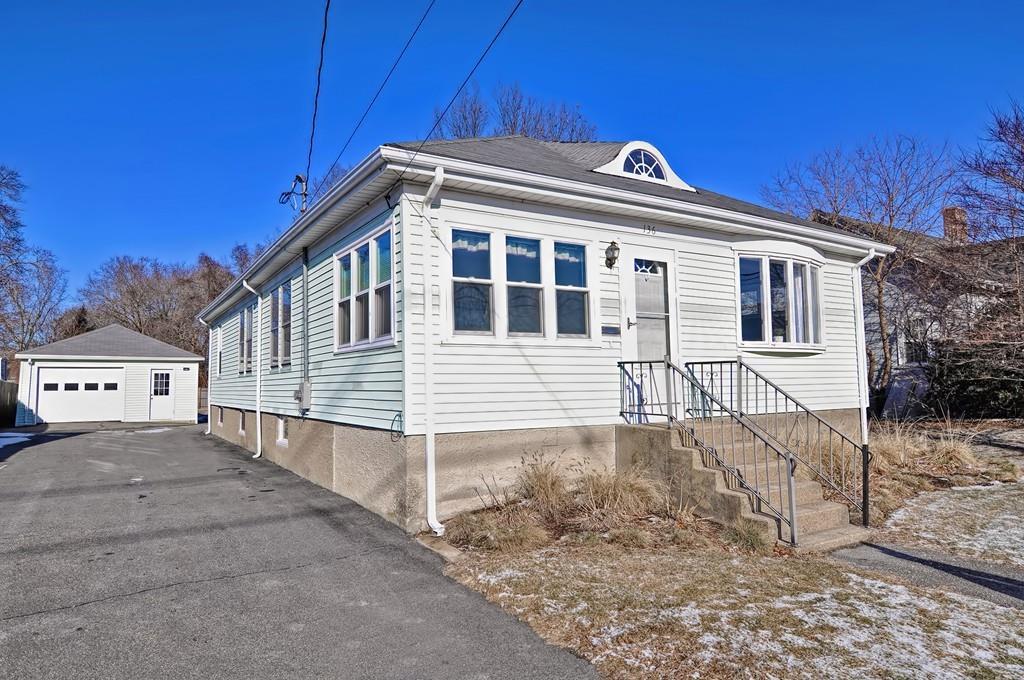 136 Chestnut St - Photo 1