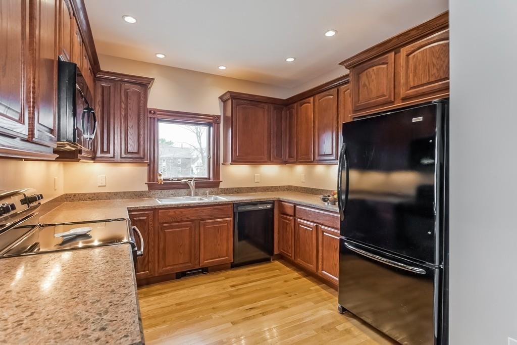 944 Bedford Street - Photo 1