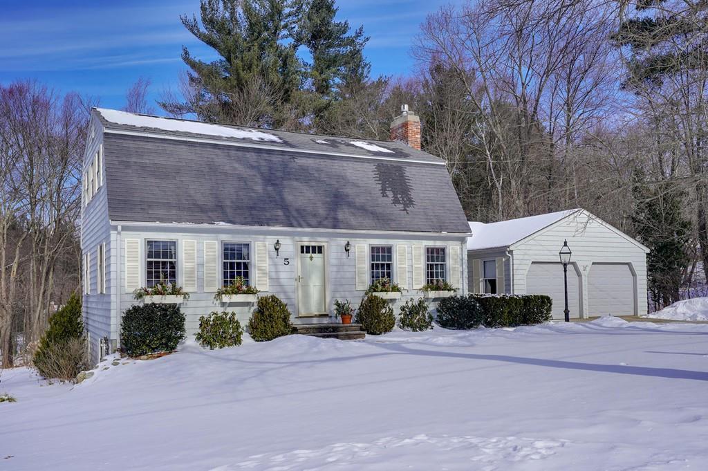 5 Essex Pl - Photo 1