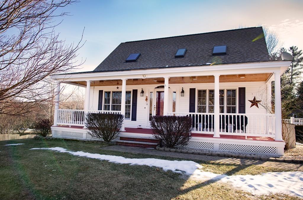 19 Barbara Dr - Photo 1