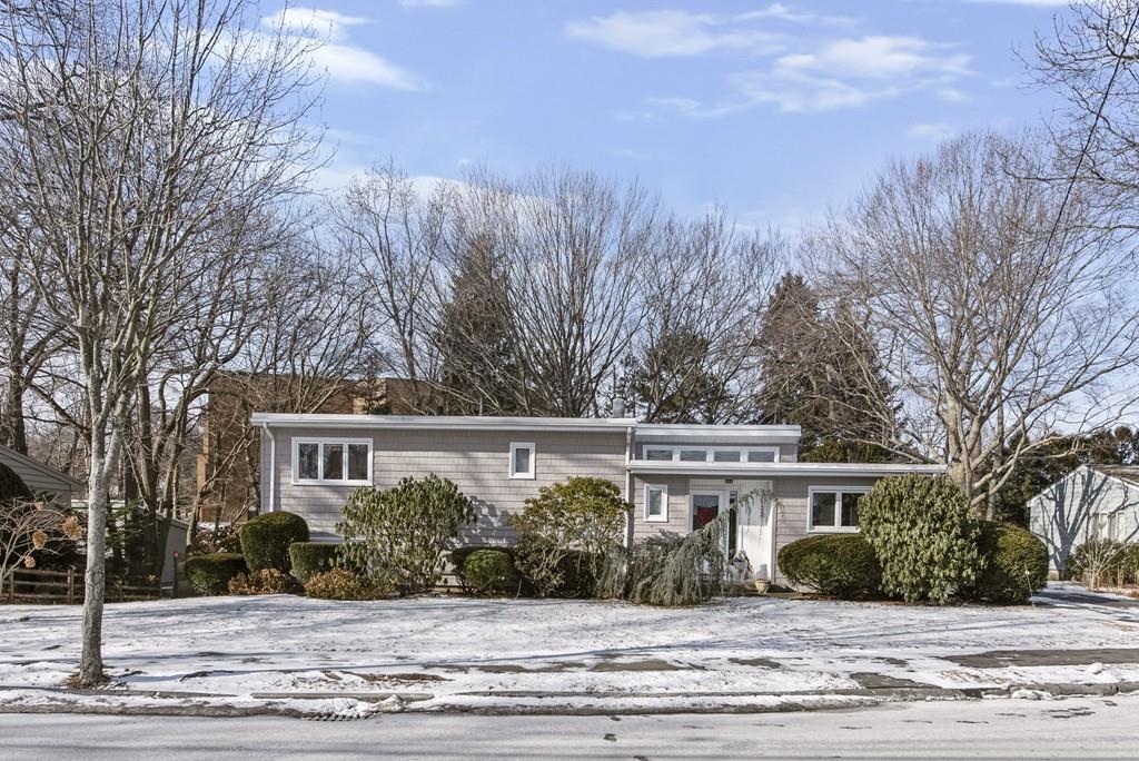 24 Laurel Road - Photo 1