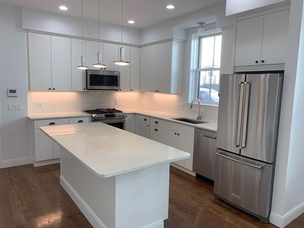 99 Everett - Photo 1