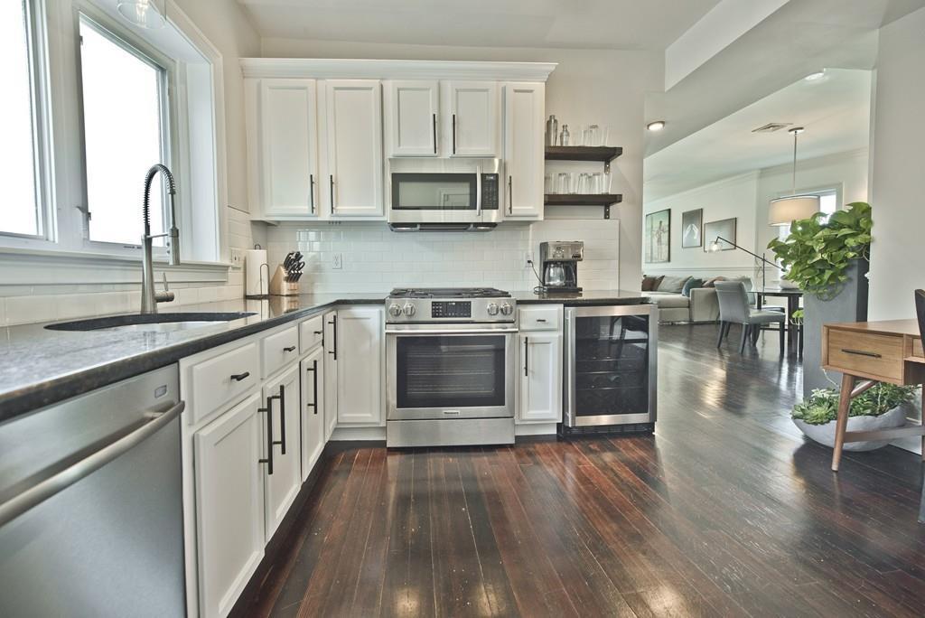 27 Saint Marks Rd - Photo 1