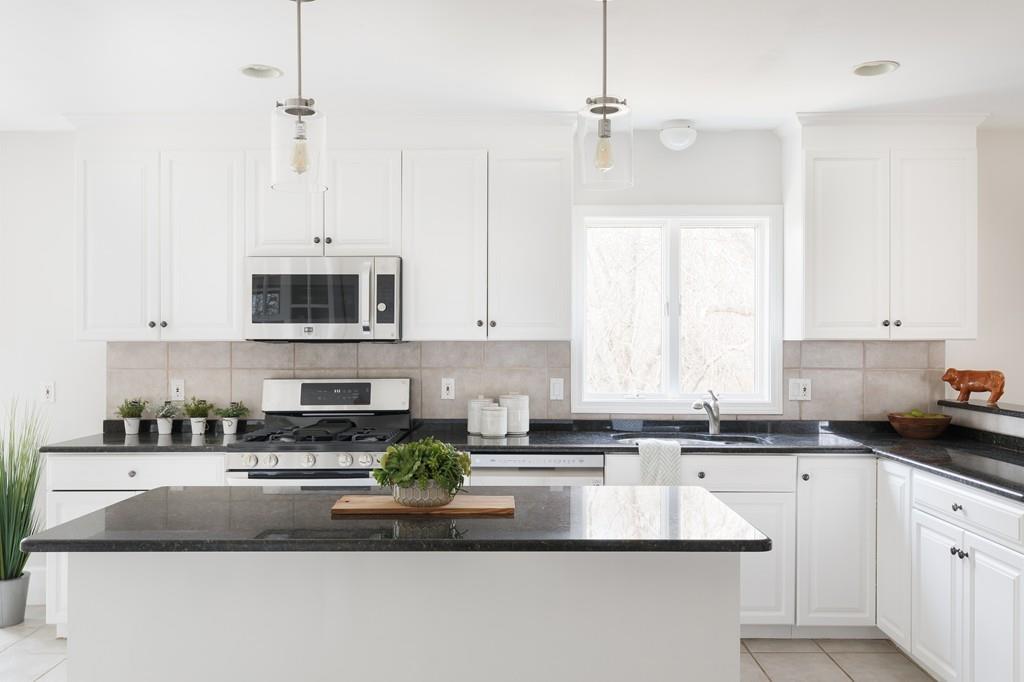 126 Lafayette St - Photo 1