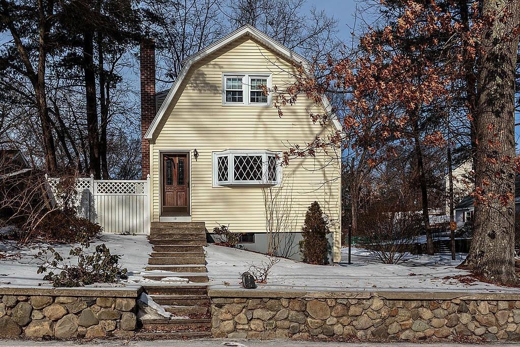 19 Terrace Hall Avenue - Photo 1
