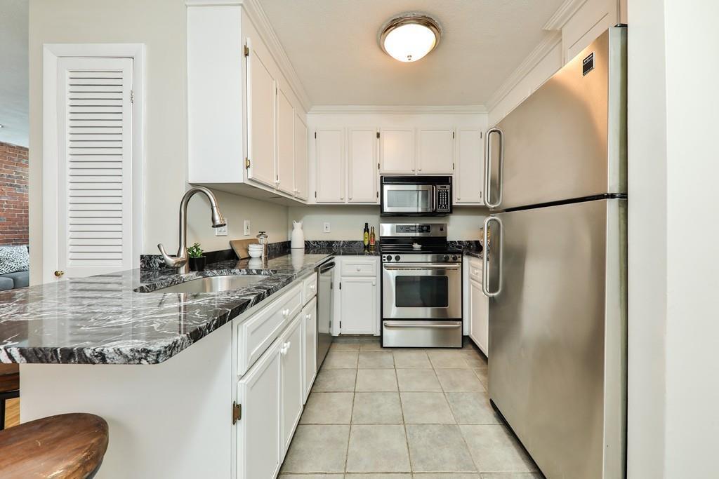 426 Hanover Street - Photo 1
