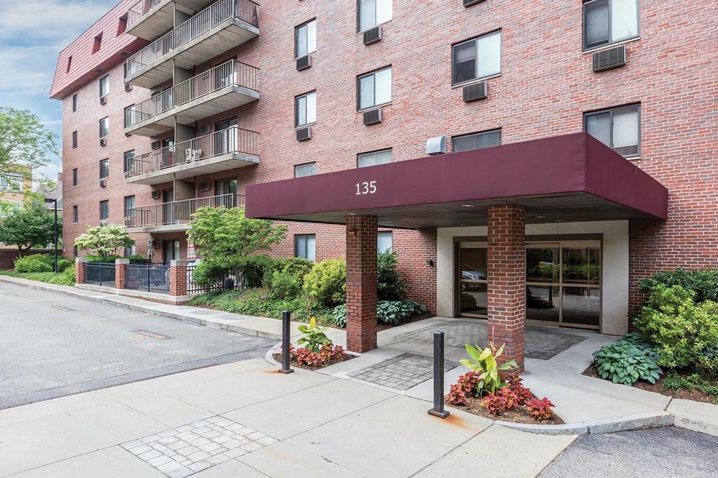 135 Pleasant St - Photo 1