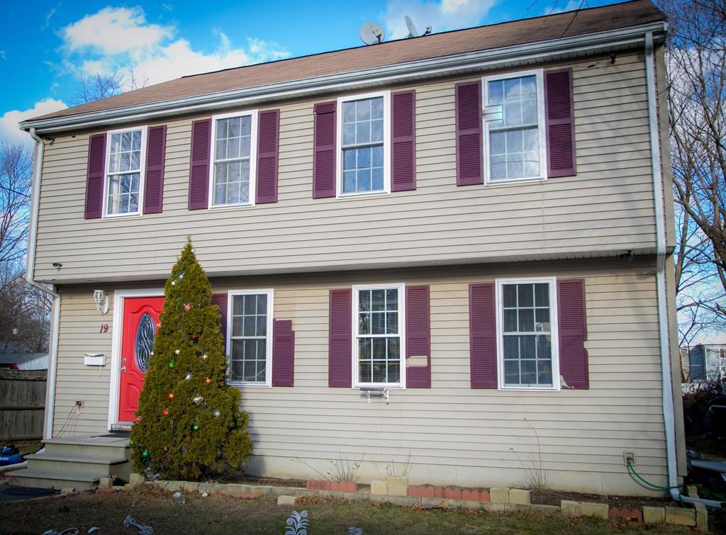 19 Holbrook Ave - Photo 1