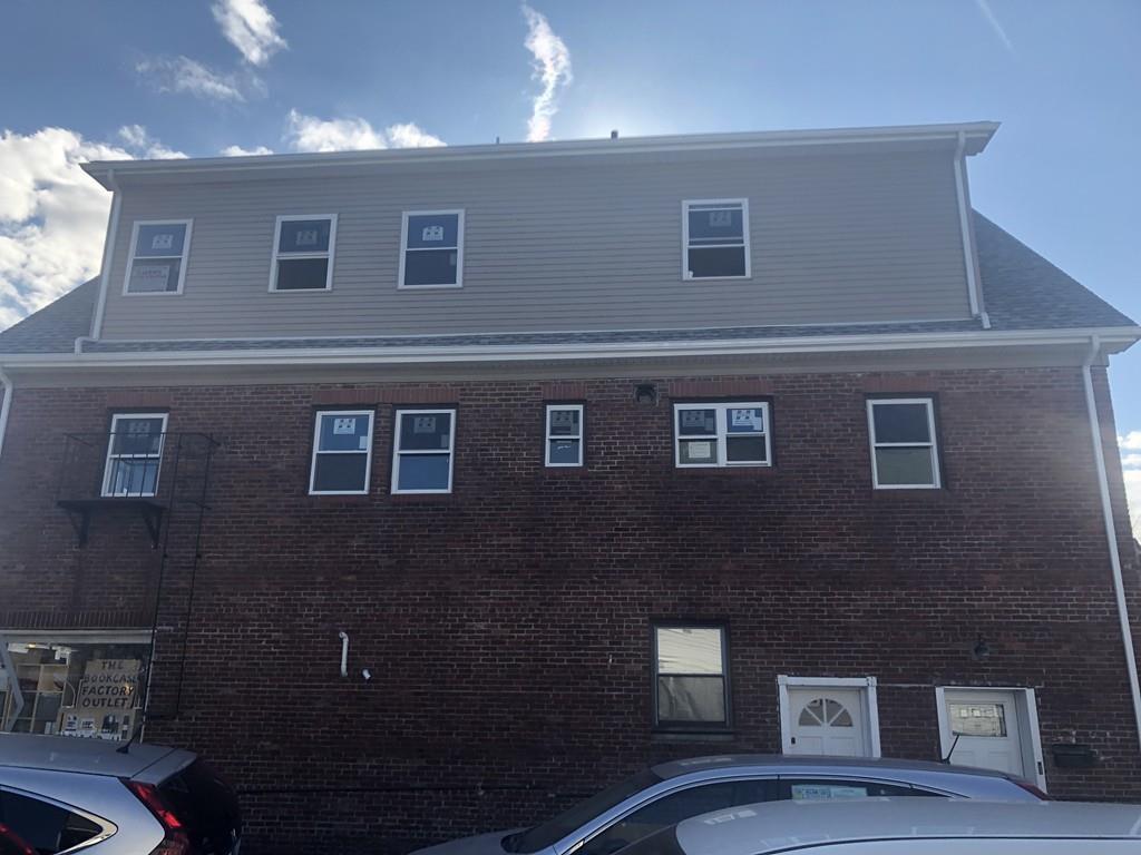 153 Galen St - Photo 1