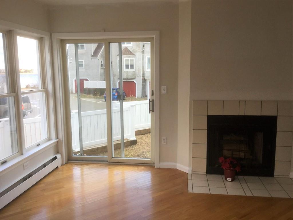 30 Commodore Court - Photo 1