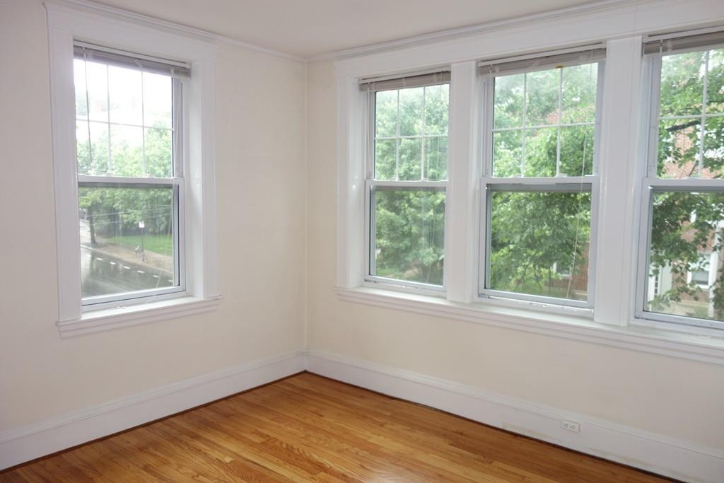 156 Summer - Photo 1