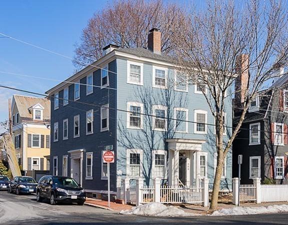 346 Essex St - Photo 1