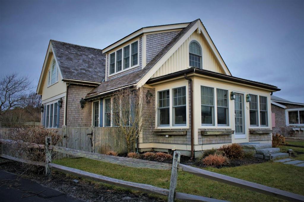13 Beachwood Rd - Photo 1