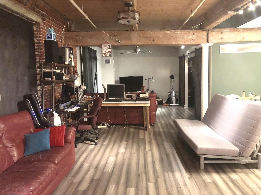 172 Middle St - Photo 1