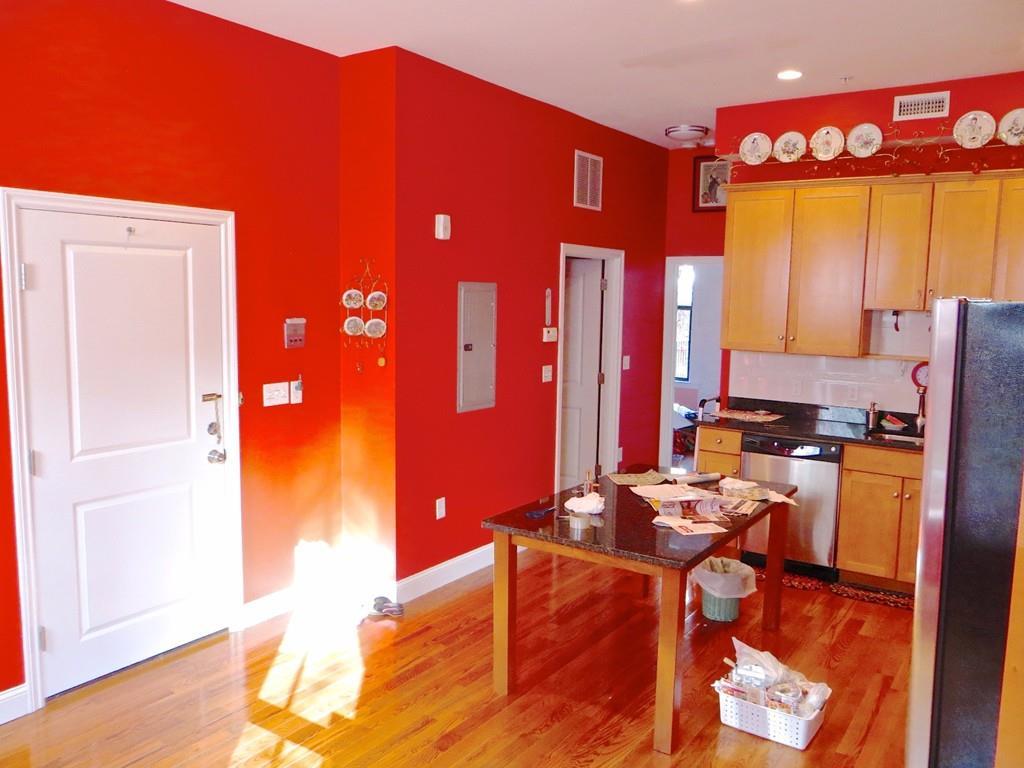 58 E Springfield Street - Photo 1