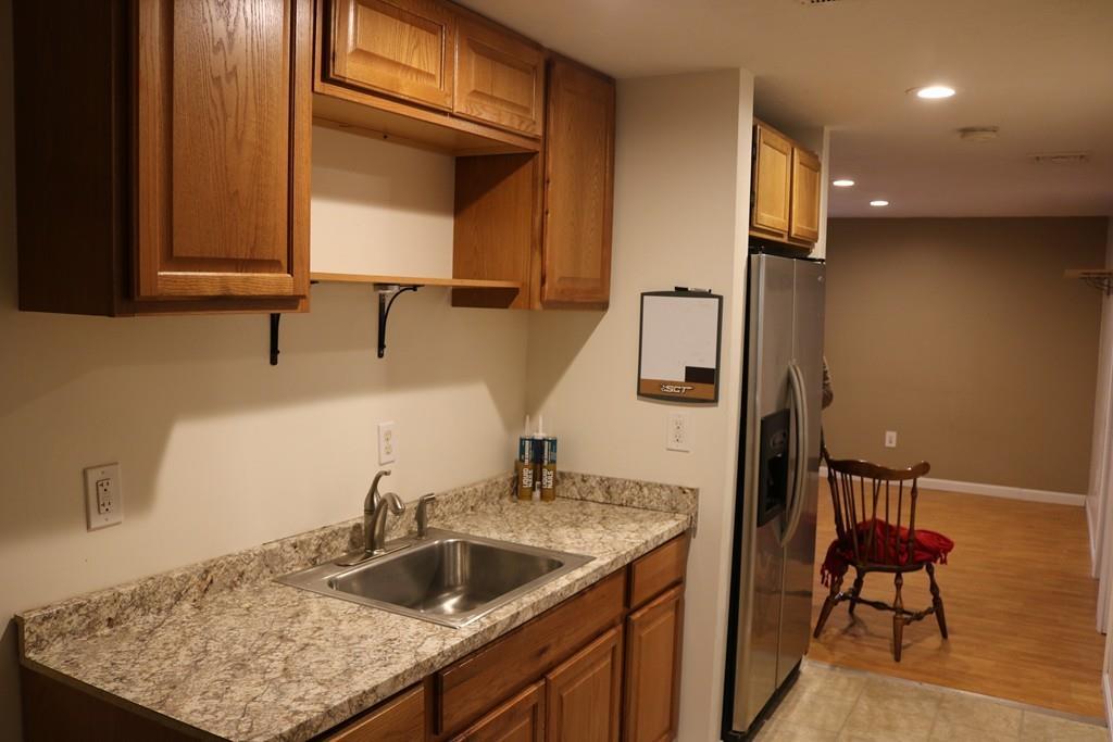 555 Temple St - Photo 1