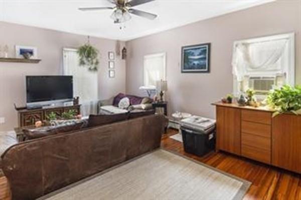 102 Sachem St - Photo 1