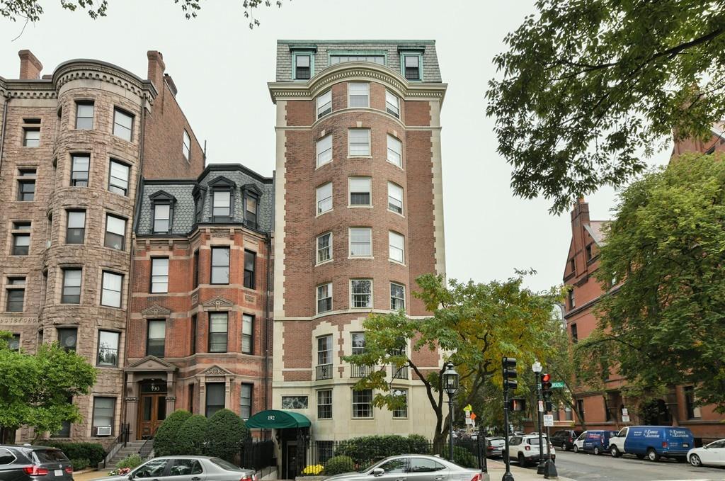 192 Commonwealth - Photo 1