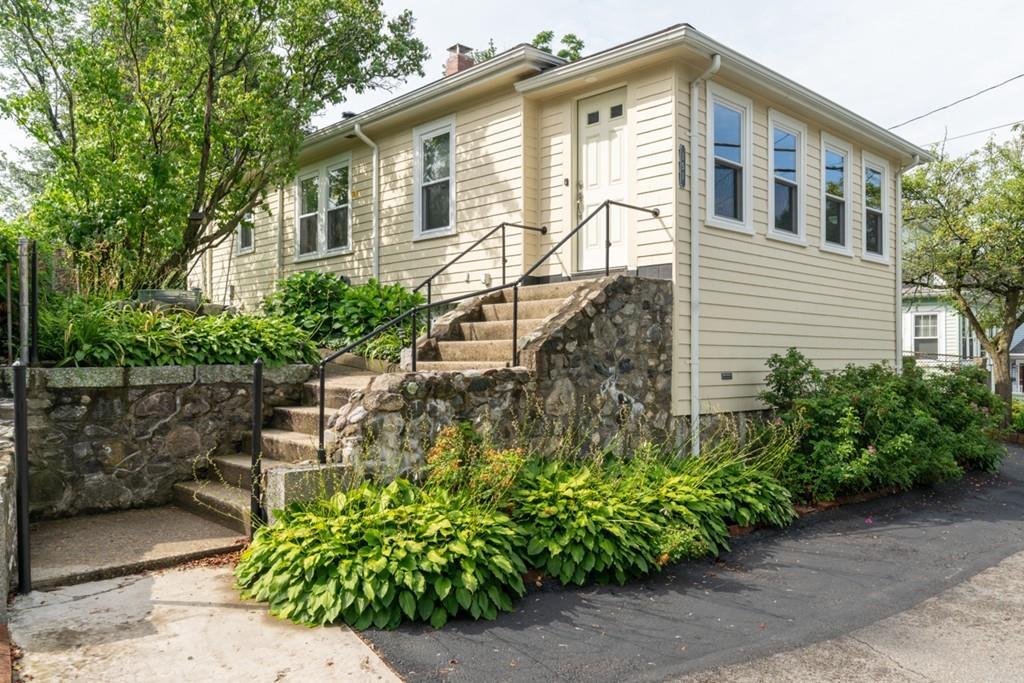 151 Walsh St - Photo 1