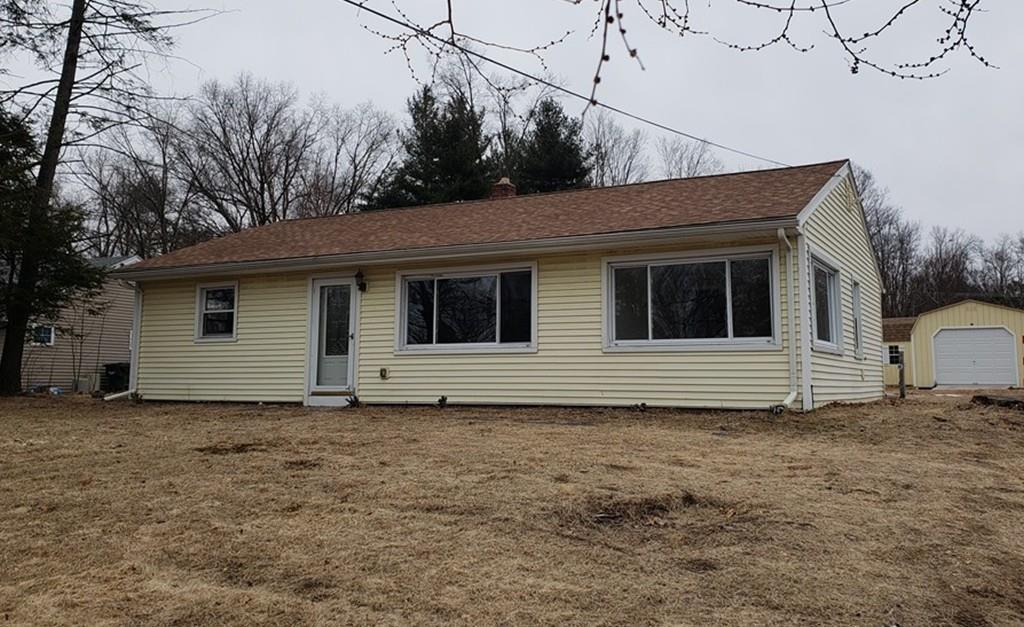 923 Bradley Rd - Photo 1