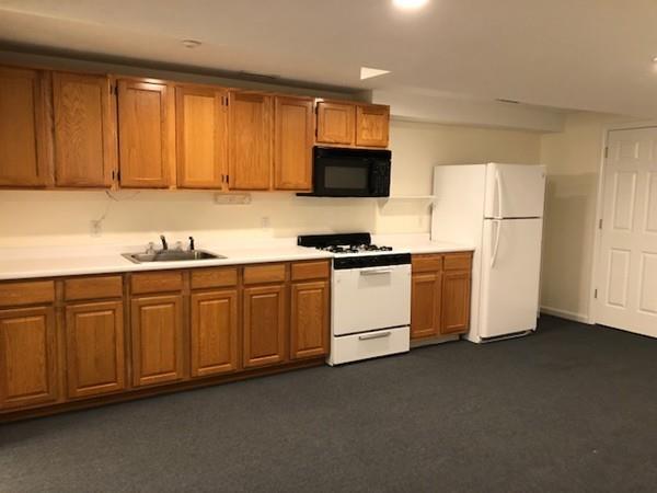 582 Main St - Photo 1
