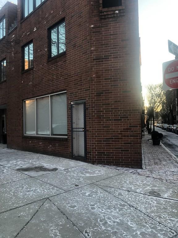 121 Charles St S - Photo 1