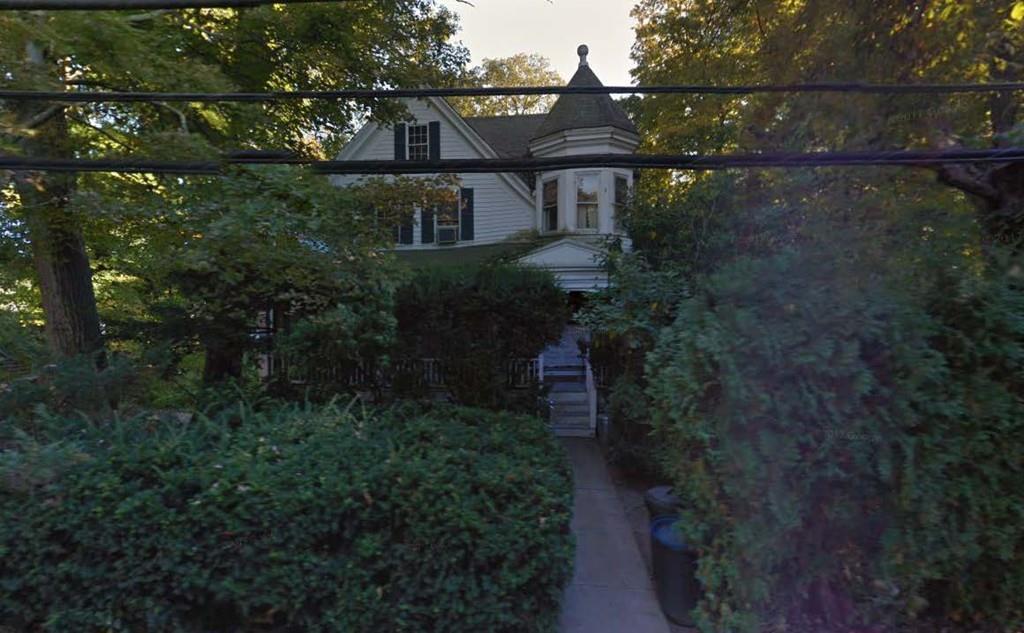 322 Sherman St - Photo 1