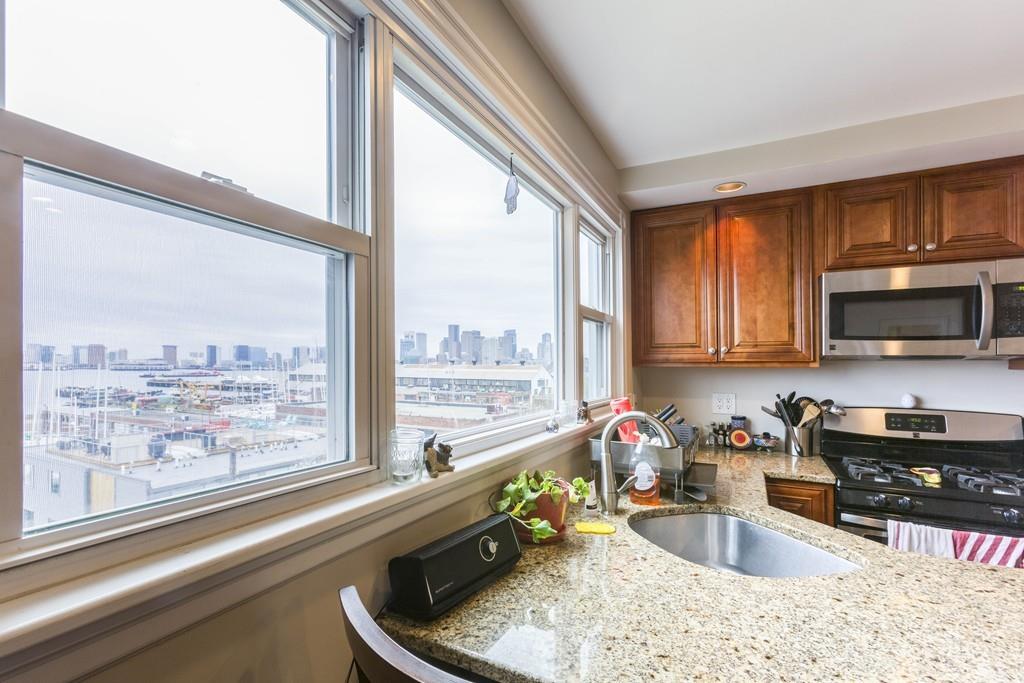 277 Webster St - Photo 1