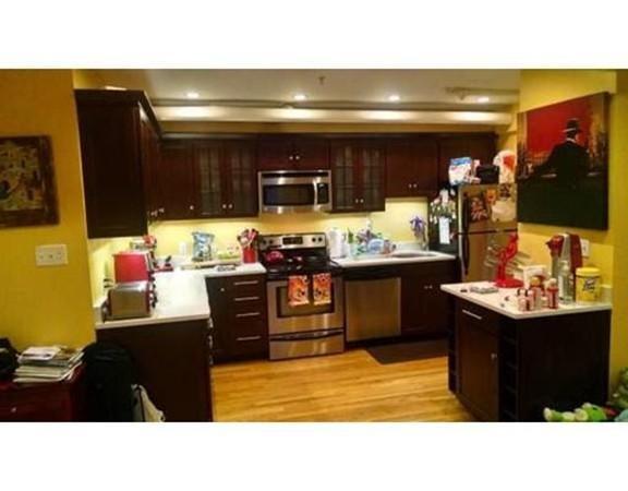 370 Marlborough St - Photo 1