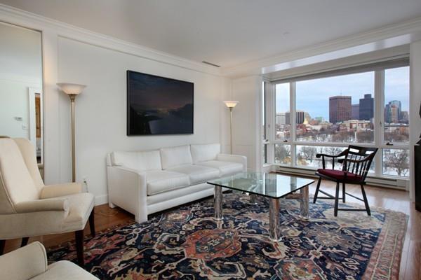 2 Commonwealth Avenue - Photo 1